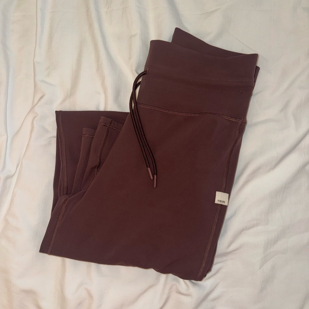 Vuori daily Wide leg pant in fig